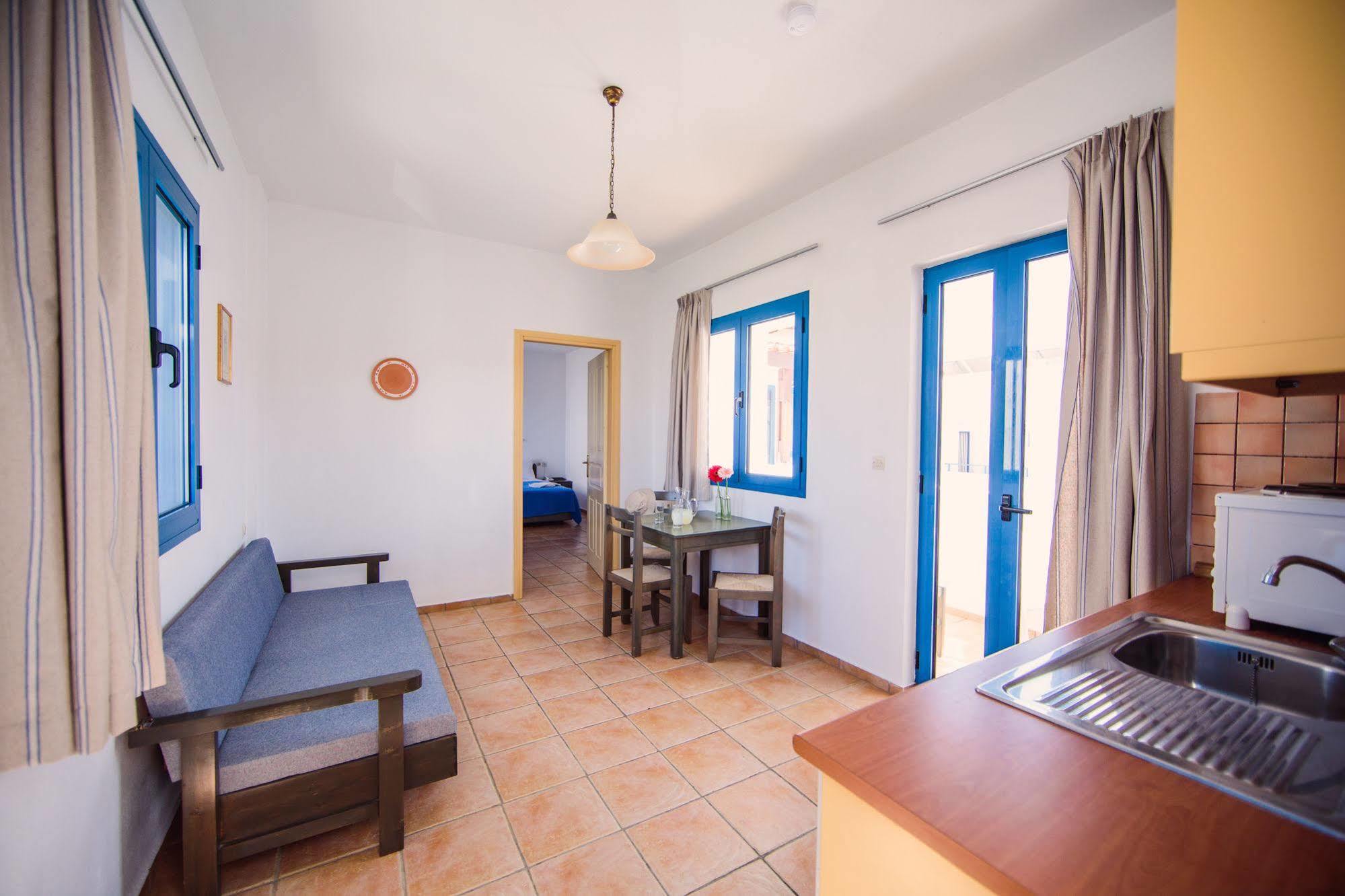 Iliana Apartments Джорджополис Екстериор снимка